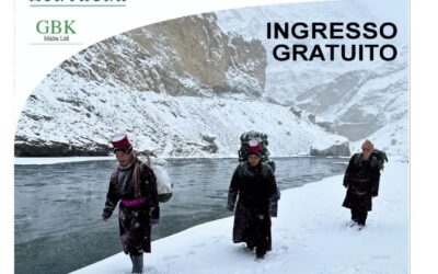 Reportage fotografico della spedizione invernale lungo il fiume ghiacciato Zanskar, Ladakh, per raggiungere e documentare la vita nel monastero di Karsha. Il Karsha Gompa è uno dei monasteri più spettacolari al mondo il suo complesso di edifici cade